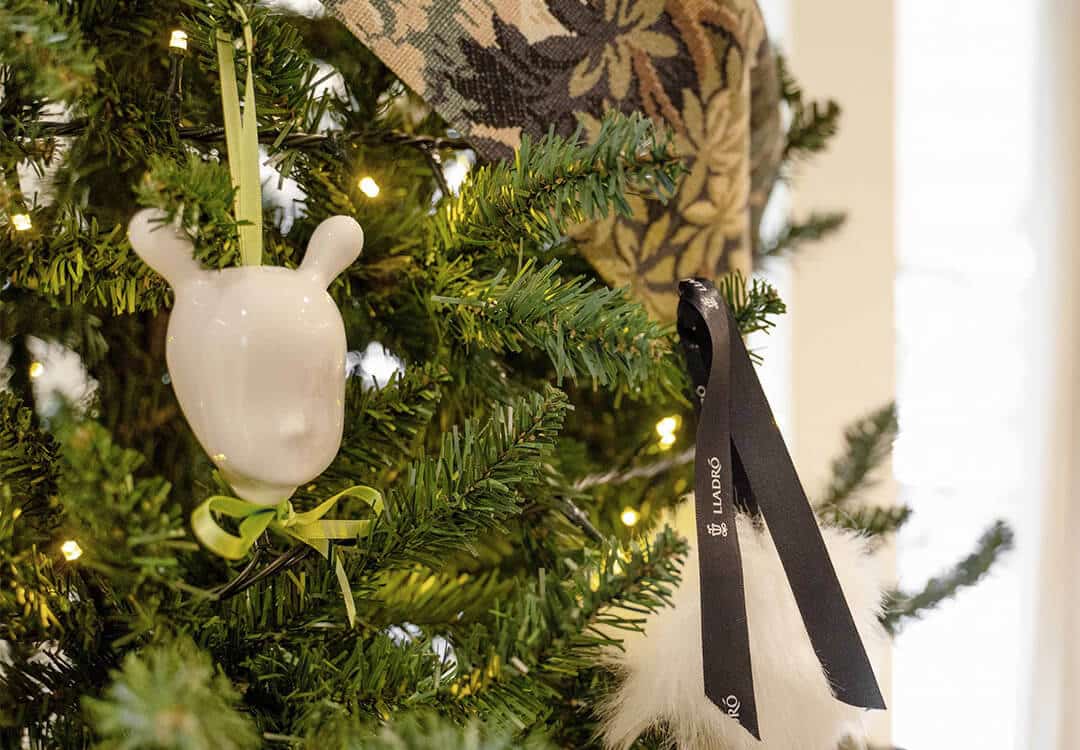 SOLIDARITY XMAS TREES LLADRÓ MAGAZINE