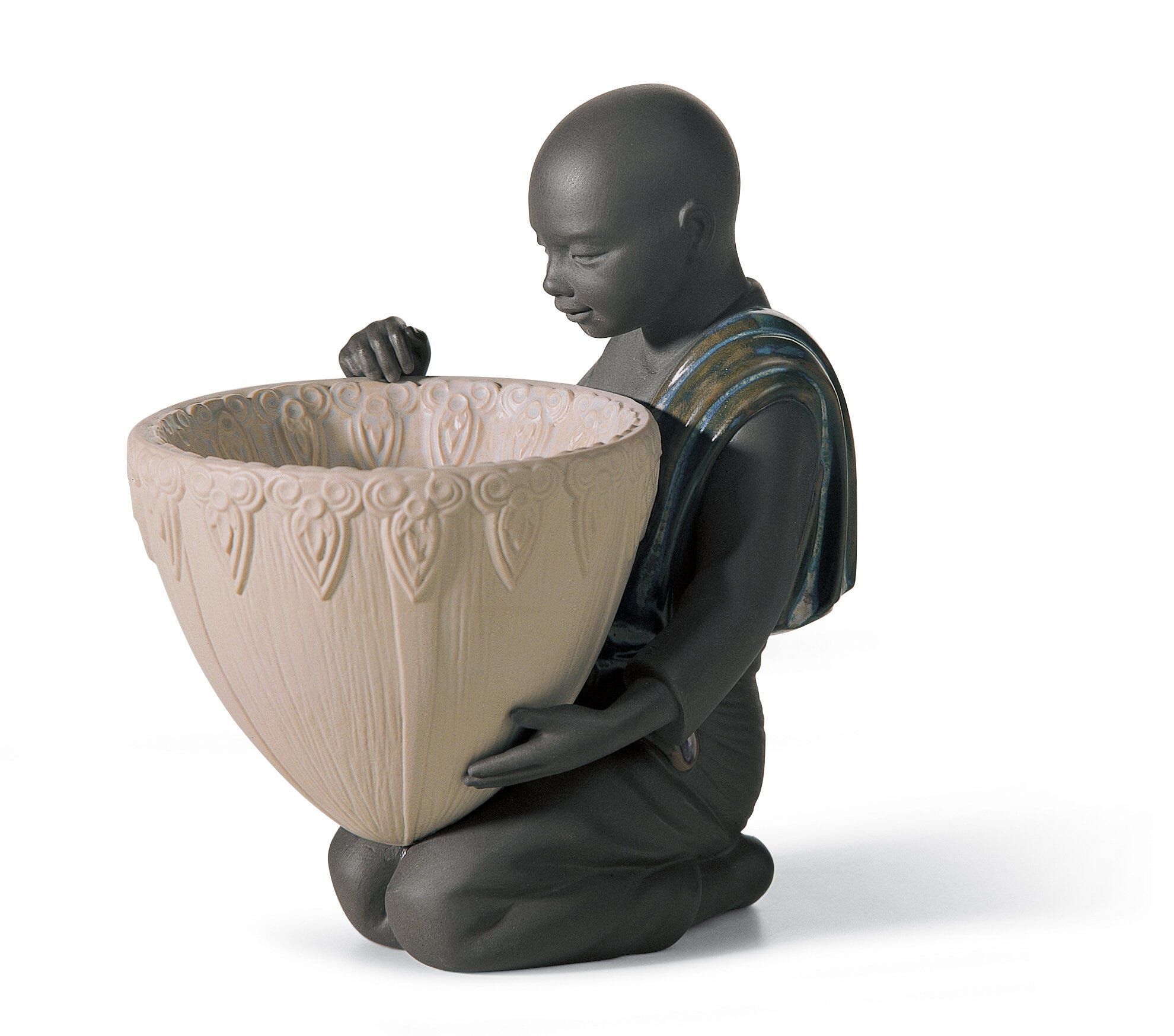 On The Front Potpourri Carrier Figurine | Lladró® Europe
