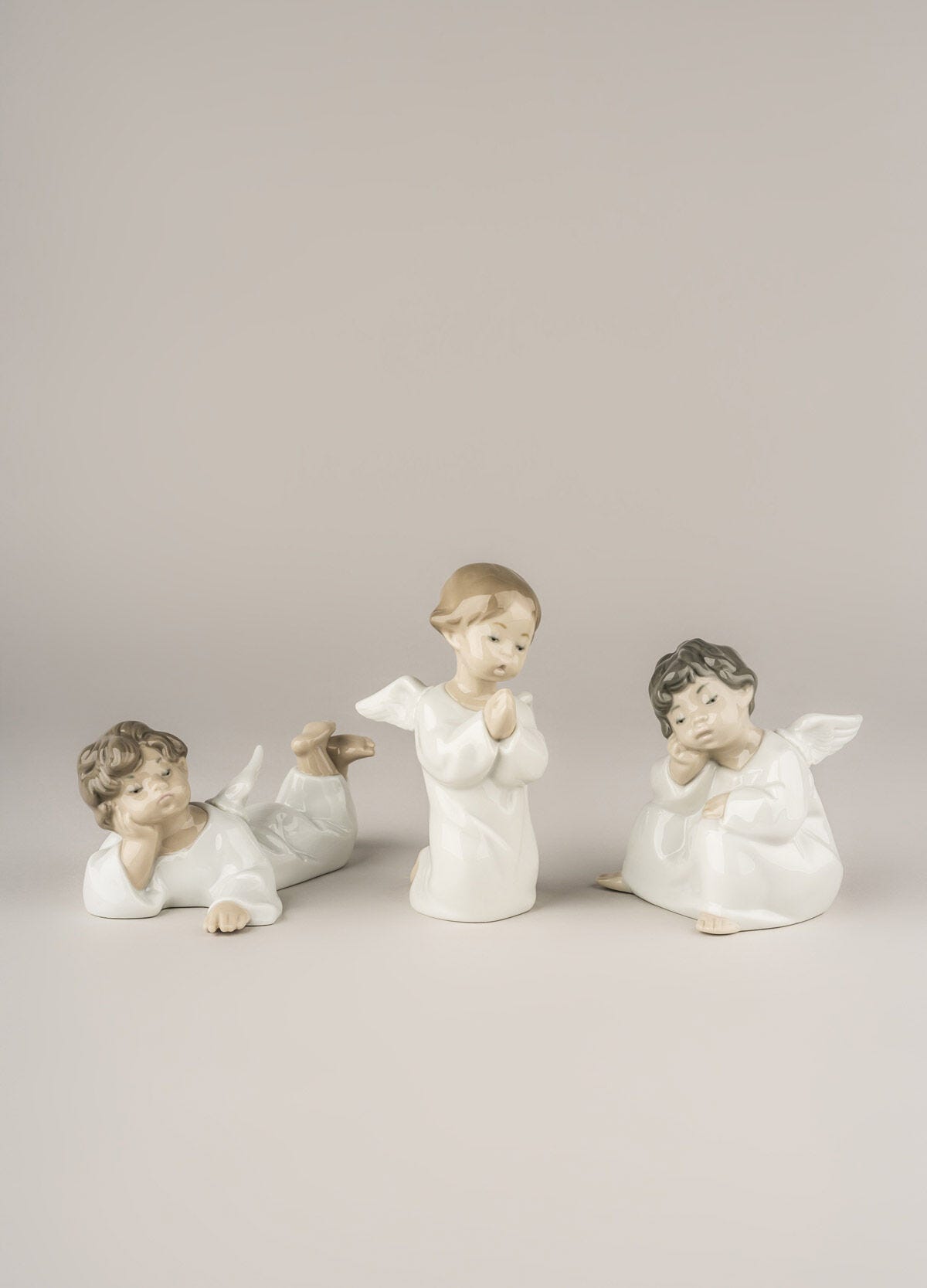 【LLADRO】リヤドロ　可愛いお祈り 可愛いお祈り | リヤドロ公式オンライン