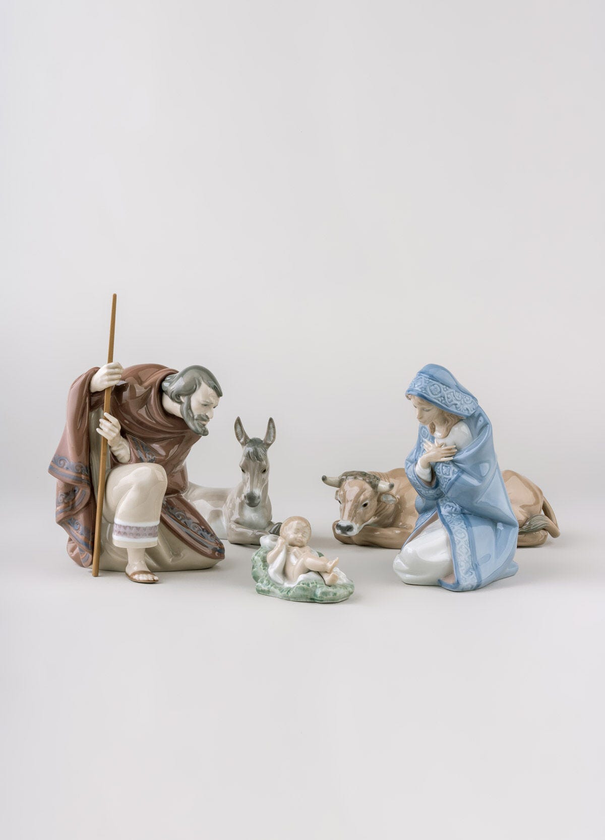 LLADRO リヤドロ　聖なる牛　牛　陶器人形 Amazon.co.jp: LLADRO リヤドロ 聖なる牛 牛 陶器人形 : ホーム