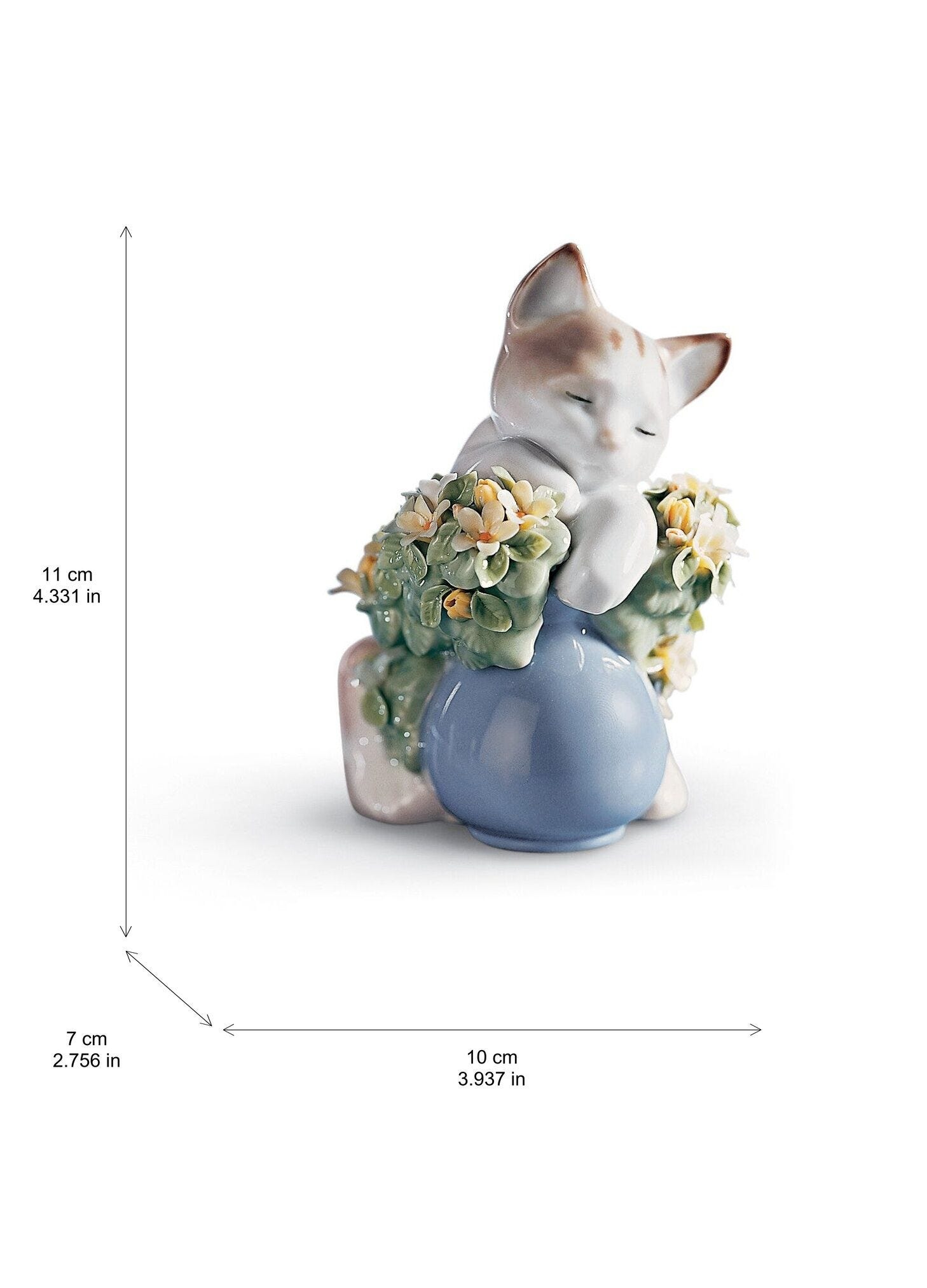 Dreamy Kitten Cat Figurine | Lladró® USA