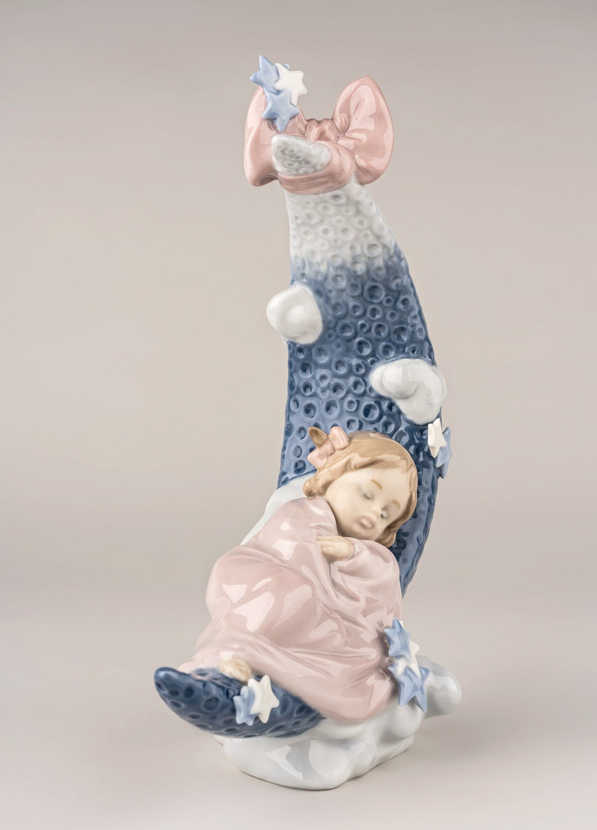 Heavens' LullaBy Girl Figurine | Lladró® USA