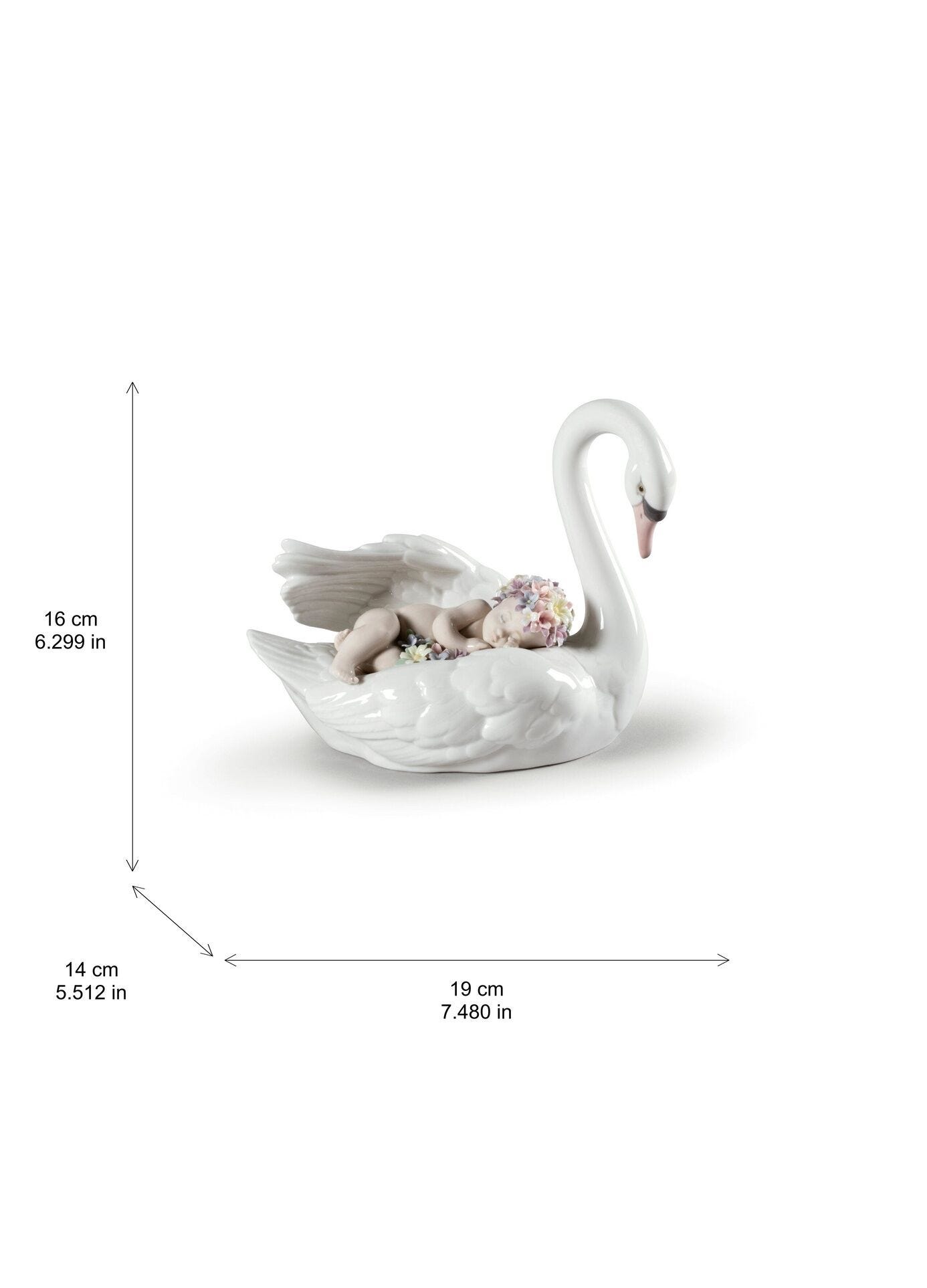 Drifting through Dreamland Swan Figurine | Lladró® UK