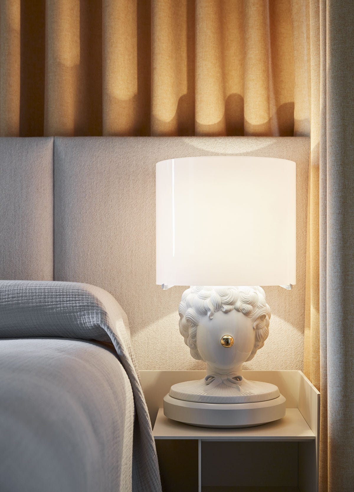 The Clown Table Lamp. By Jaime Hayon | Lladró® USA