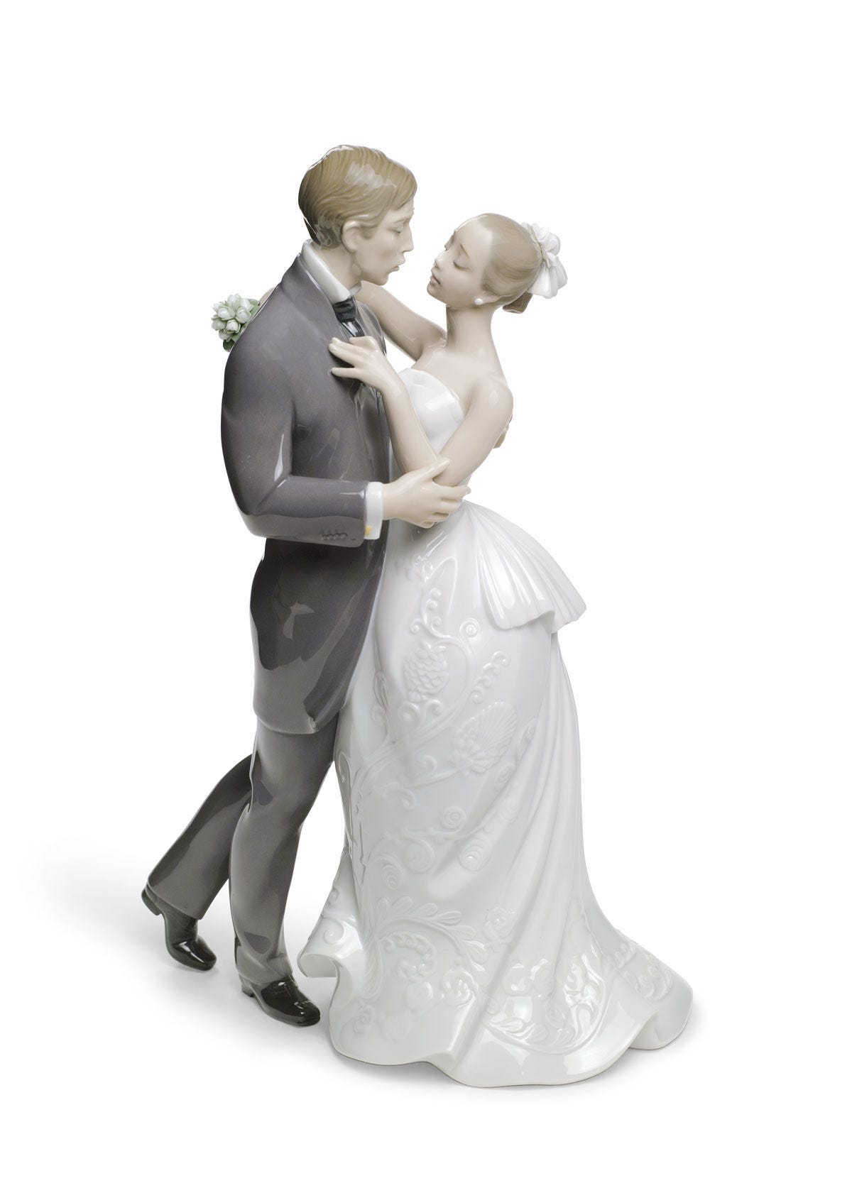 LLADRO ウェディング新郎新婦の陶器 Lovers' Waltz Couple Figurine | Lladró® USA