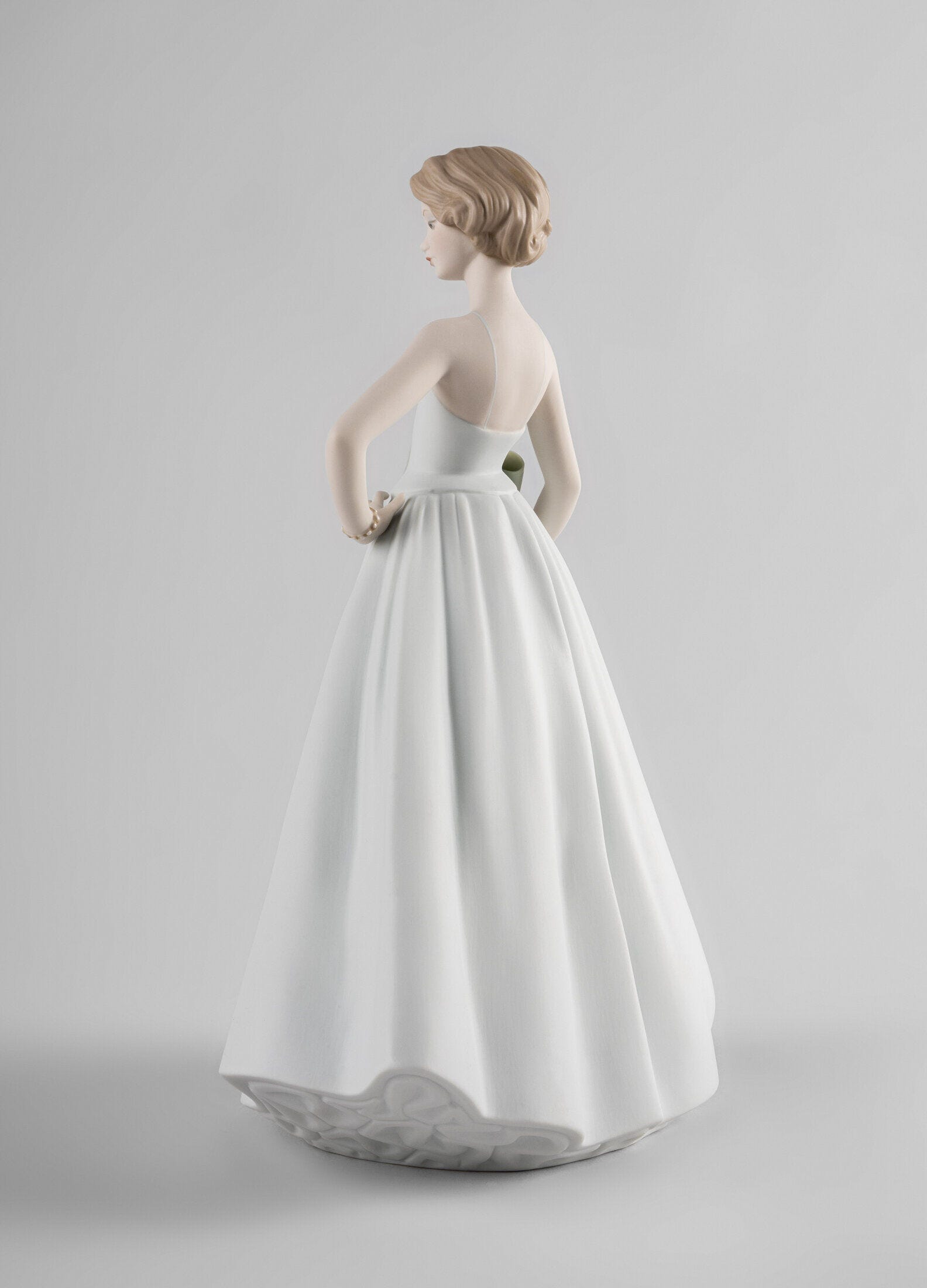お気に入りのドレス - Lladro-Japan
