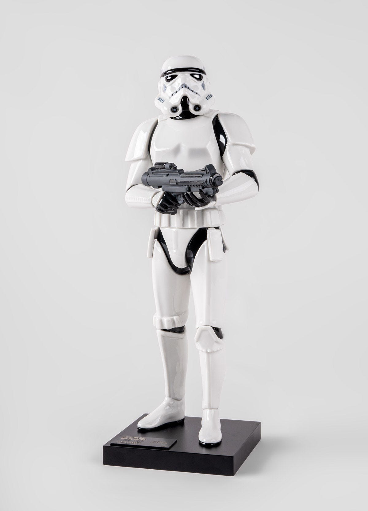 リヤドロ　ストームトルーパーリミテッドエディション　LLADRO スターウォーズ ストームトルーパー - Limited Edition - | リヤドロ公式オンライン