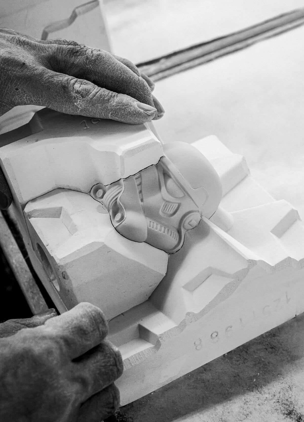 リヤドロ　ストームトルーパーリミテッドエディション　LLADRO スターウォーズ Stormtrooper™ Sculpture. Limited Edition | Lladró® USA