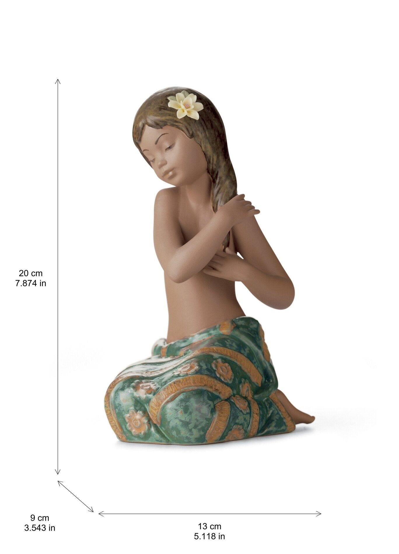 Pacific Jewel Girl Figurine | Lladró® USA