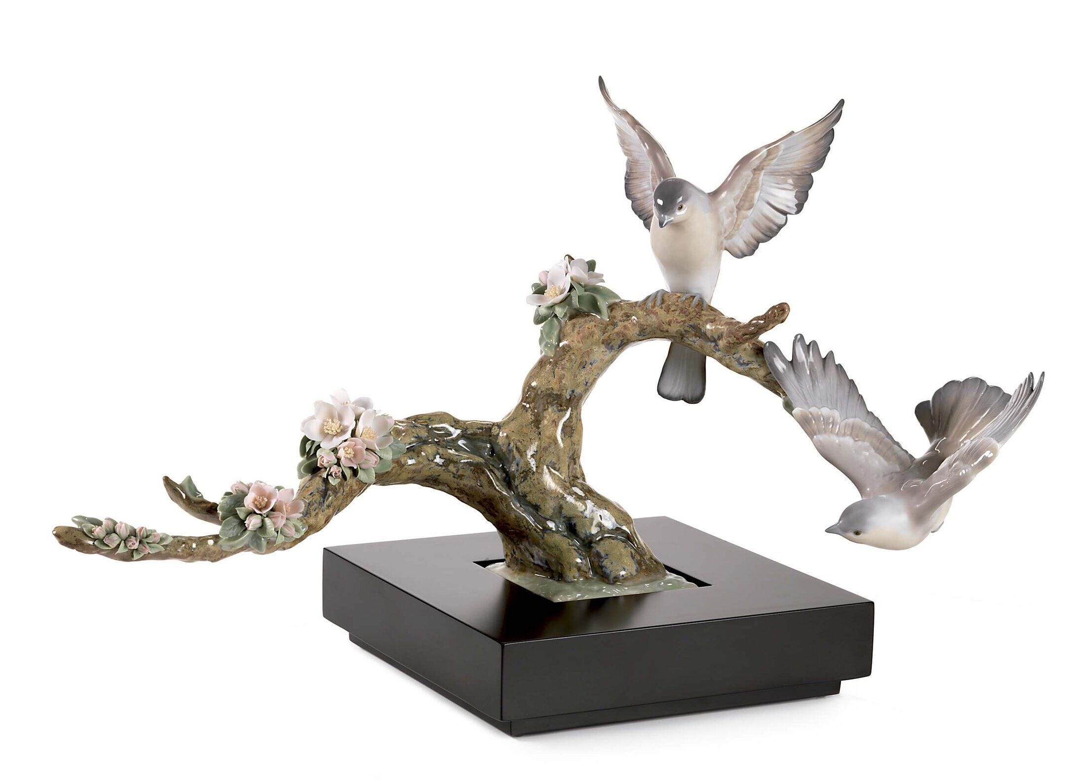 ヤドロ鳩箱の中の愛の鳥Lladro Doves 2 LoveBirdsInBox Couple of Doves Figurine | Lladró® USA