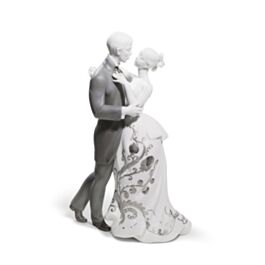 Lovers' Waltz Couple Figurine. Silver Lustre | Lladró® USA