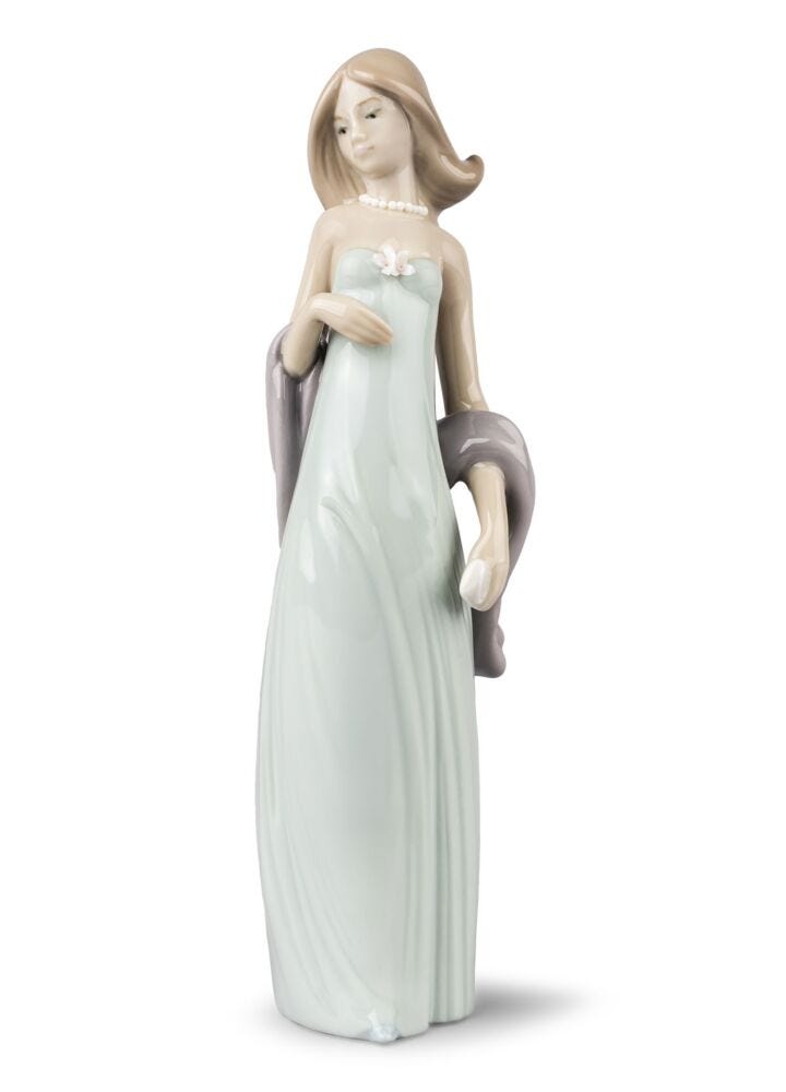 Ingenue Woman Figurine in Lladró