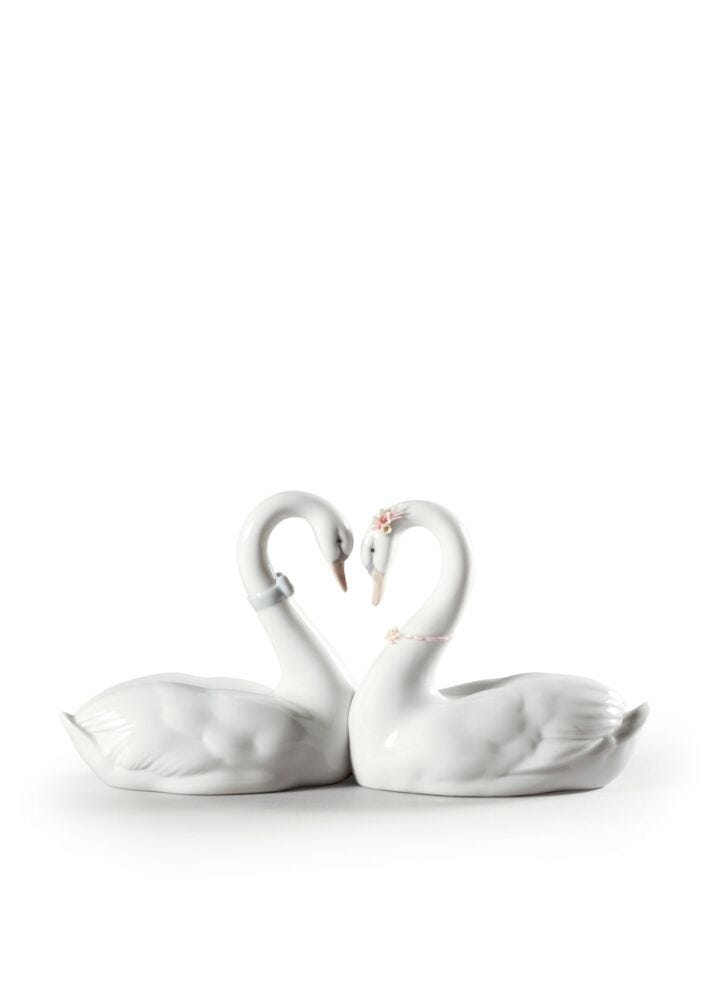 Endless Love Swans Figurine in Lladró