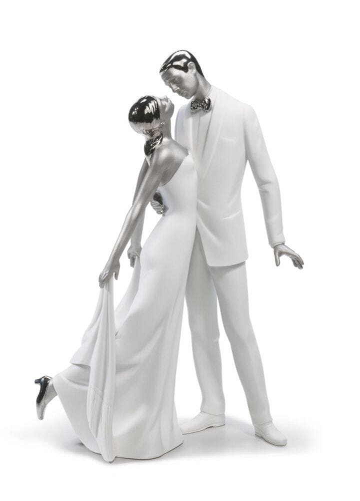 Figura joven pareja Feliz aniversario. Lustre plata en Lladró