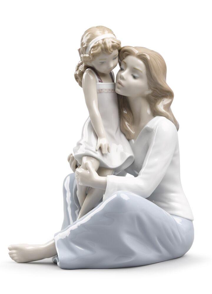 Mommy's Little Girl Mother Figurine in Lladró