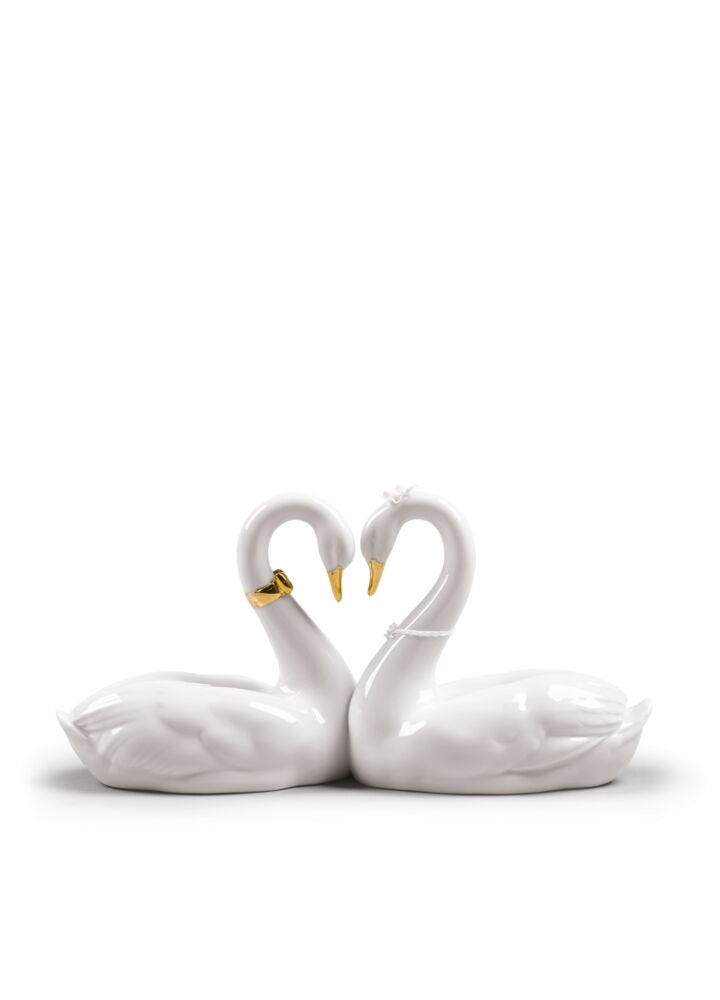 Endless Love Swans Figurine. Golden Luster in Lladró