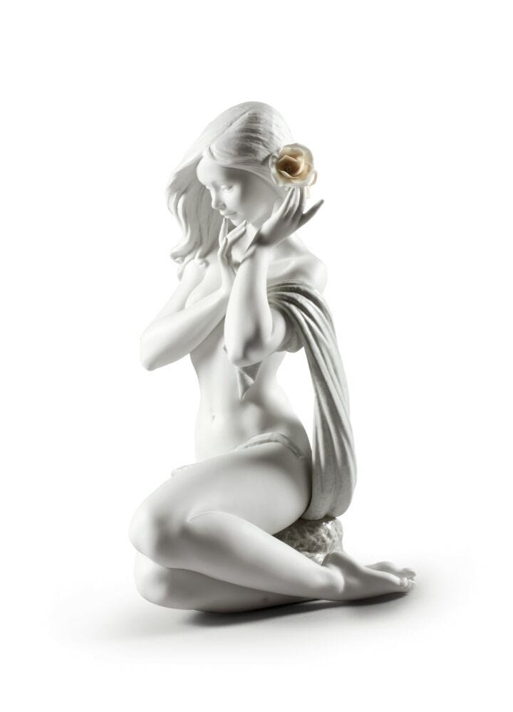 Subtle moonlight Woman Figurine. White. Limited edition in Lladró