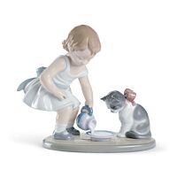 Fragrant Bouquet Girl Figurine - Lladro-USA