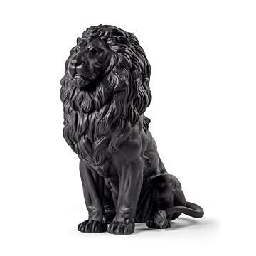 Majestic Lion Sculpture in Lladró