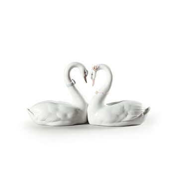 Endless Love Swans Figurine in Lladró