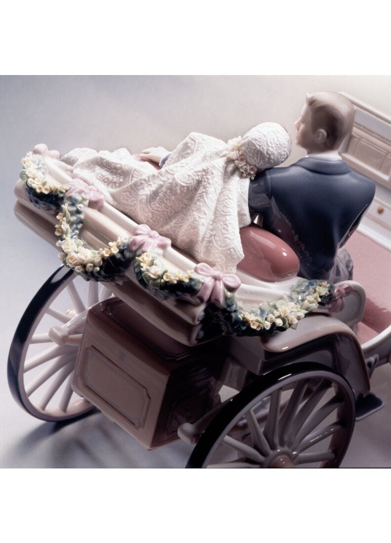 Bridal Carriage Couple Sculpture. Limited Edition in Lladró