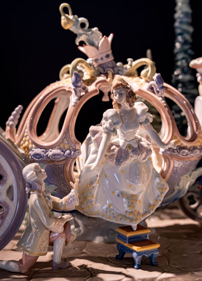 Cinderella's Arrival Sculpture. Limited Edition in Lladró