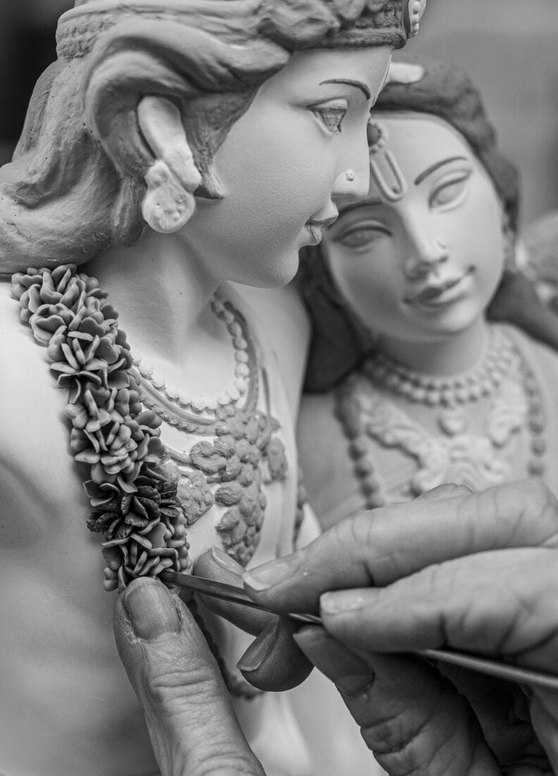 Escultura Radha Krishna en columpio. Serie Limitada en Lladró