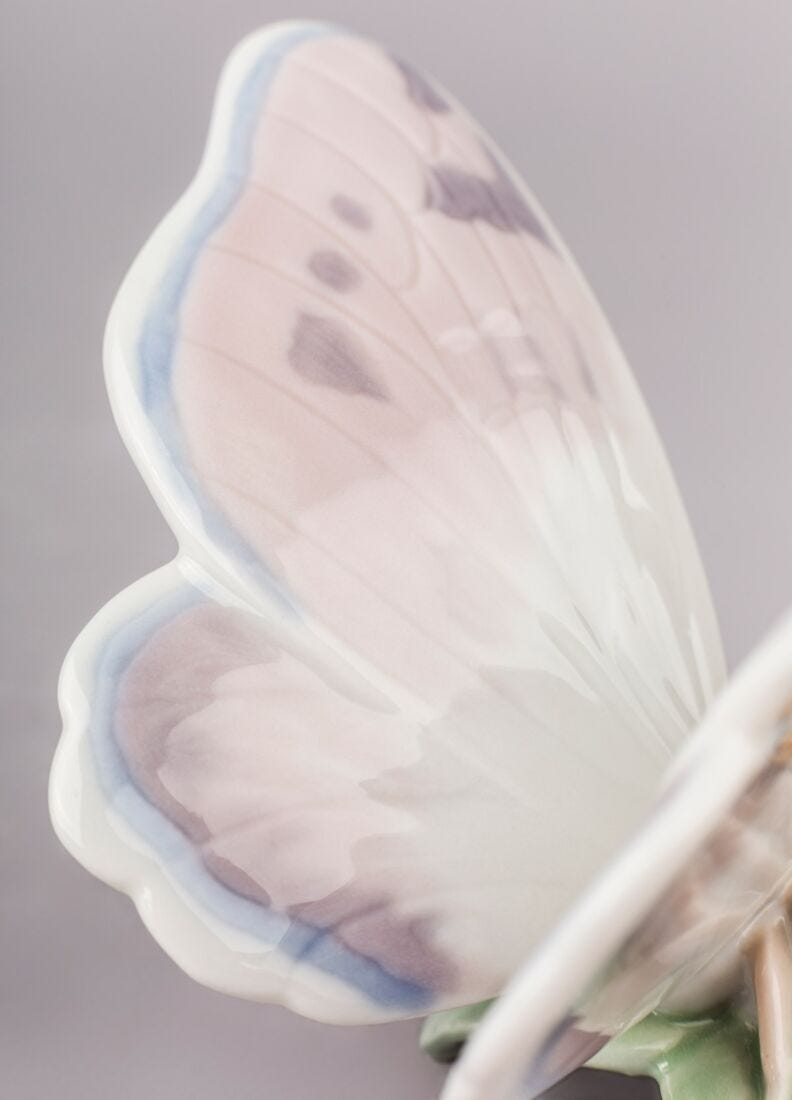 Refreshing Pause Butterfly Figurine in Lladró