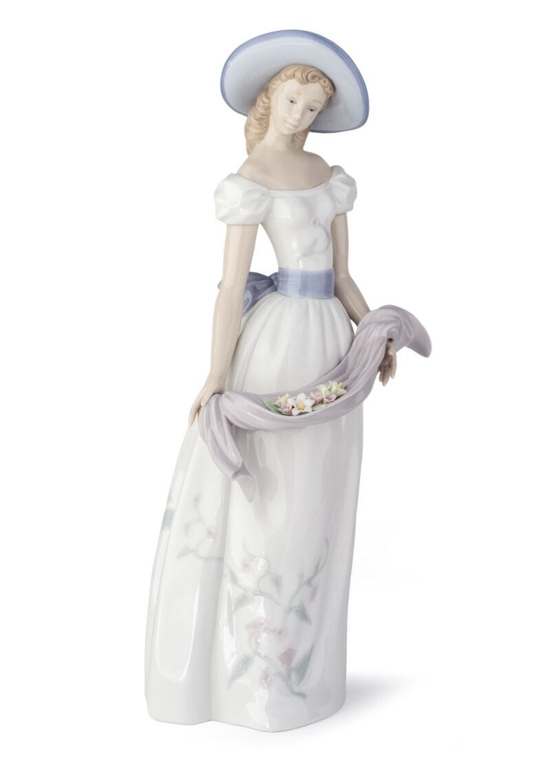 Fragances and Colors Woman Figurine in Lladró