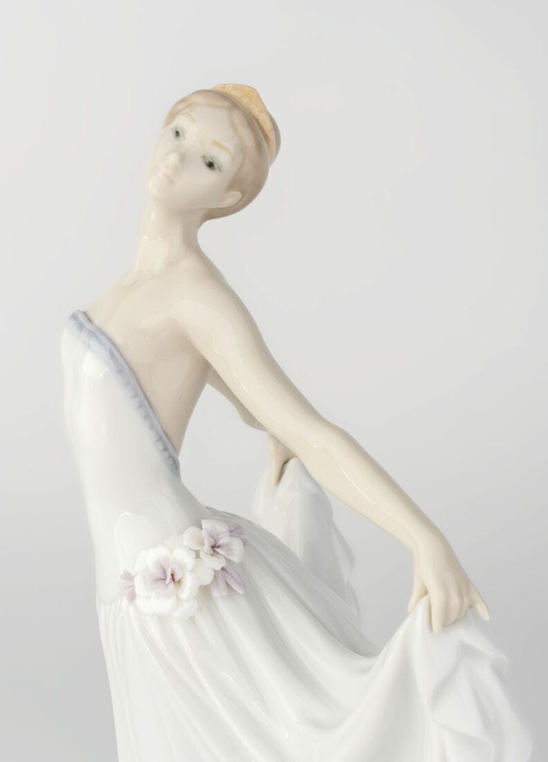 Dancer Ballet Woman Figurine in Lladró