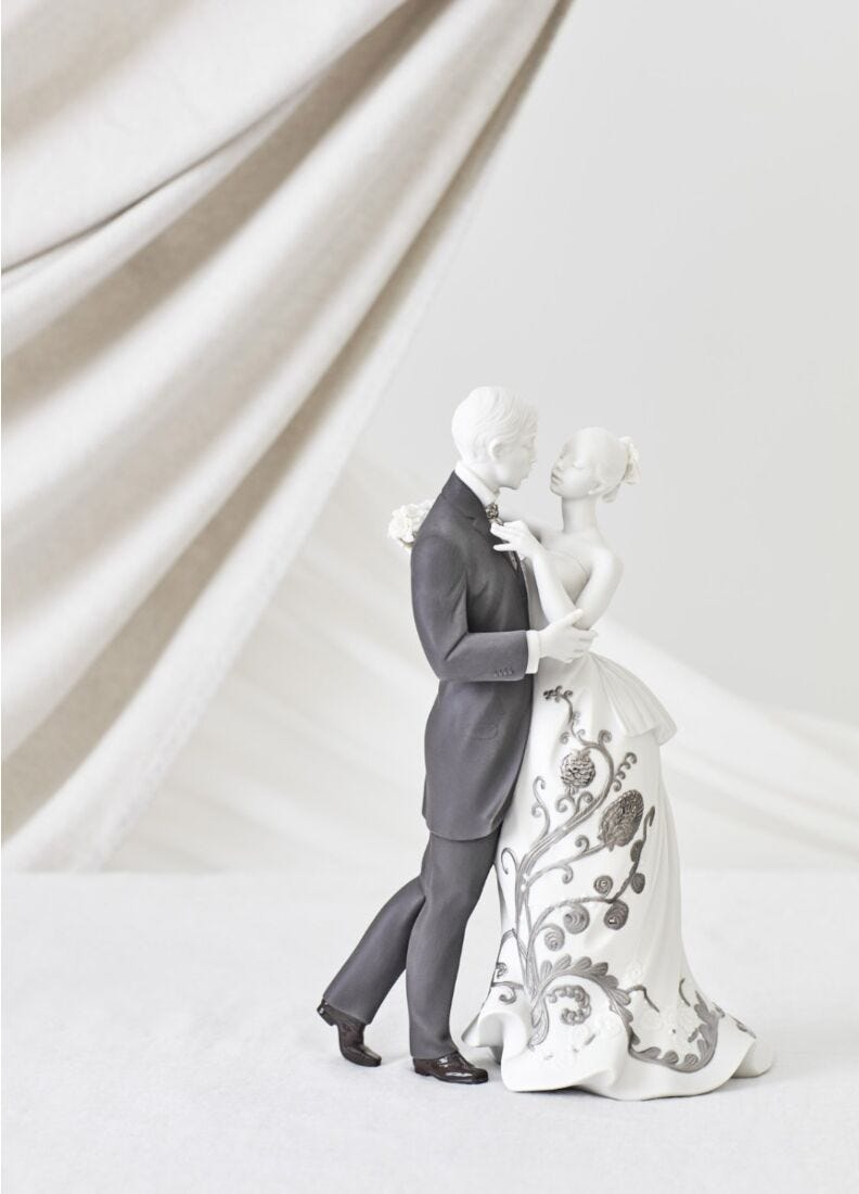 Lovers' Waltz Couple Figurine. Silver Lustre in Lladró