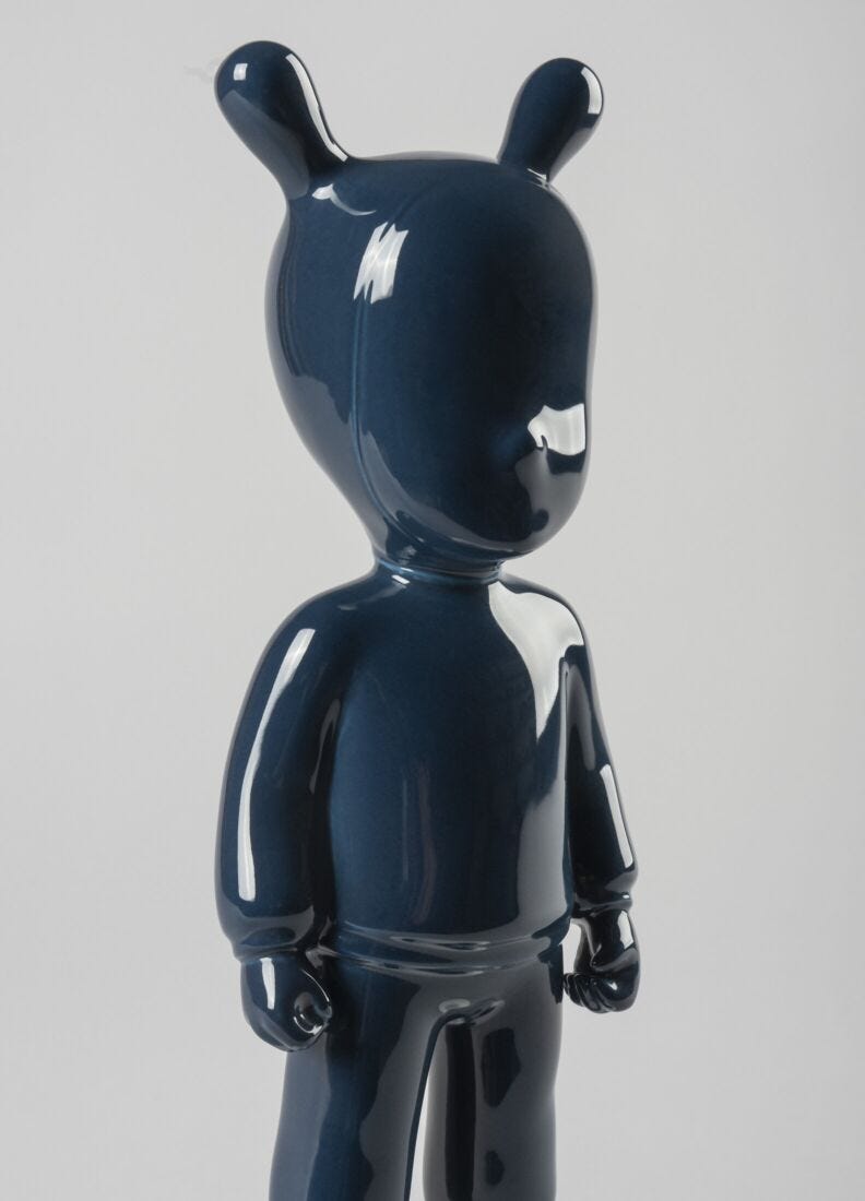 The Dark Blue Guest Figurine. Small Model in Lladró