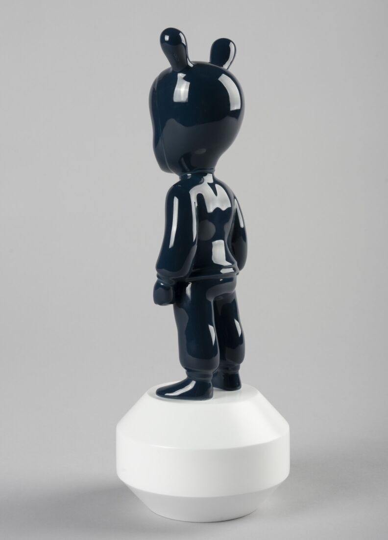 The Dark Blue Guest Figurine. Small Model in Lladró