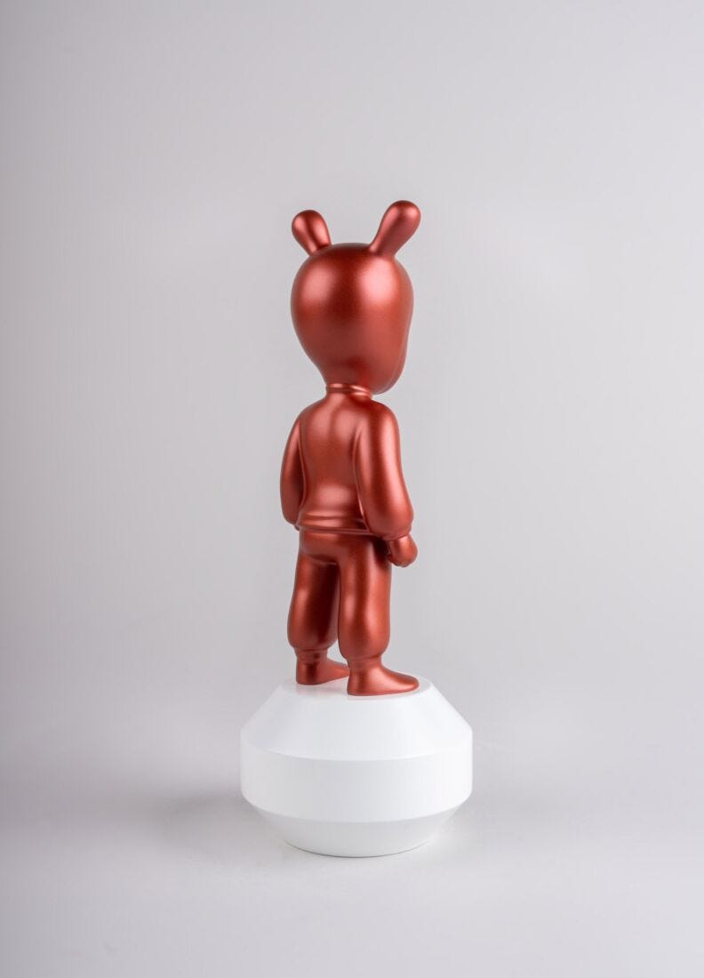 The metallic red Guest Figurine. Small Model in Lladró