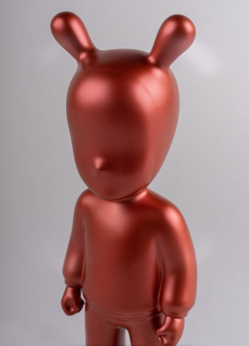 The metallic red Guest Figurine. Small Model in Lladró