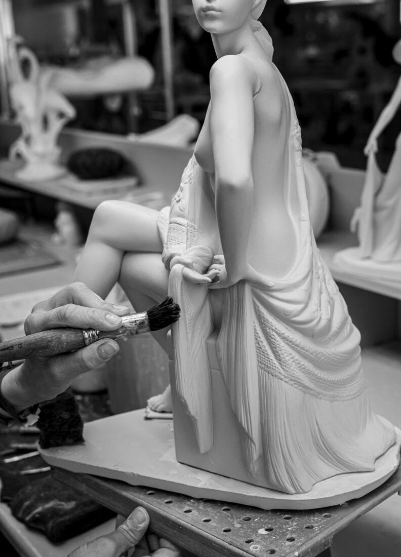 Figura mujer Desnudo con mantón. Lustre plata en Lladró