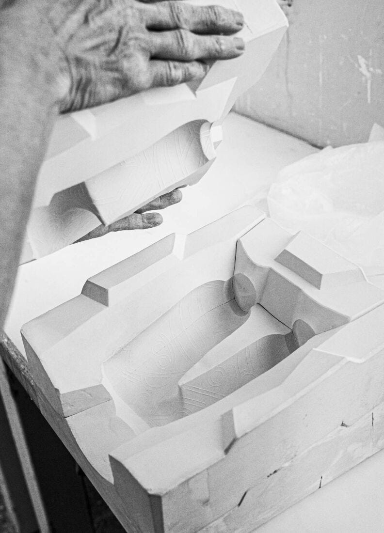 The Guest by Díaz-Faes - Big Sculpture. Limited Edition, 7 of 8