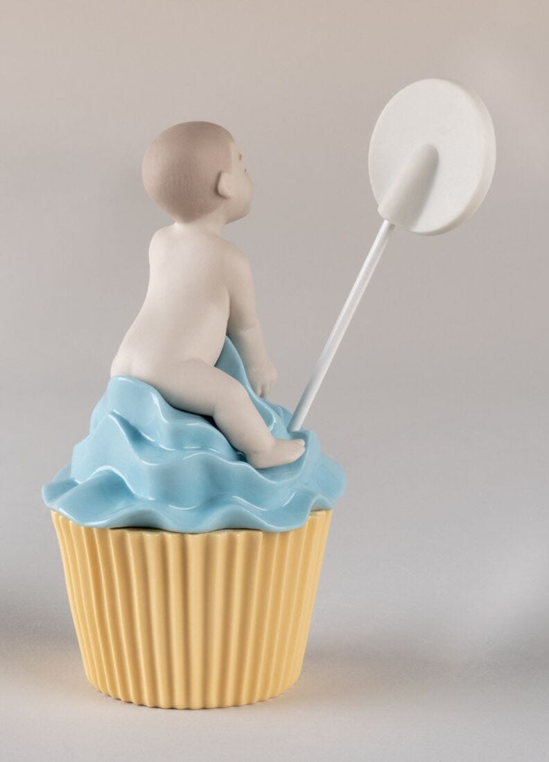 My sweet Cupcake. Boy Figurine. Customizable in Lladró