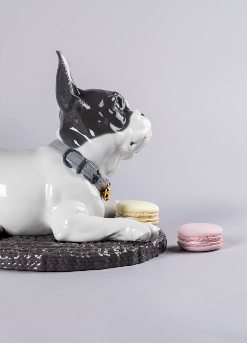 Figura perro Bulldog francés con macarons en Lladró