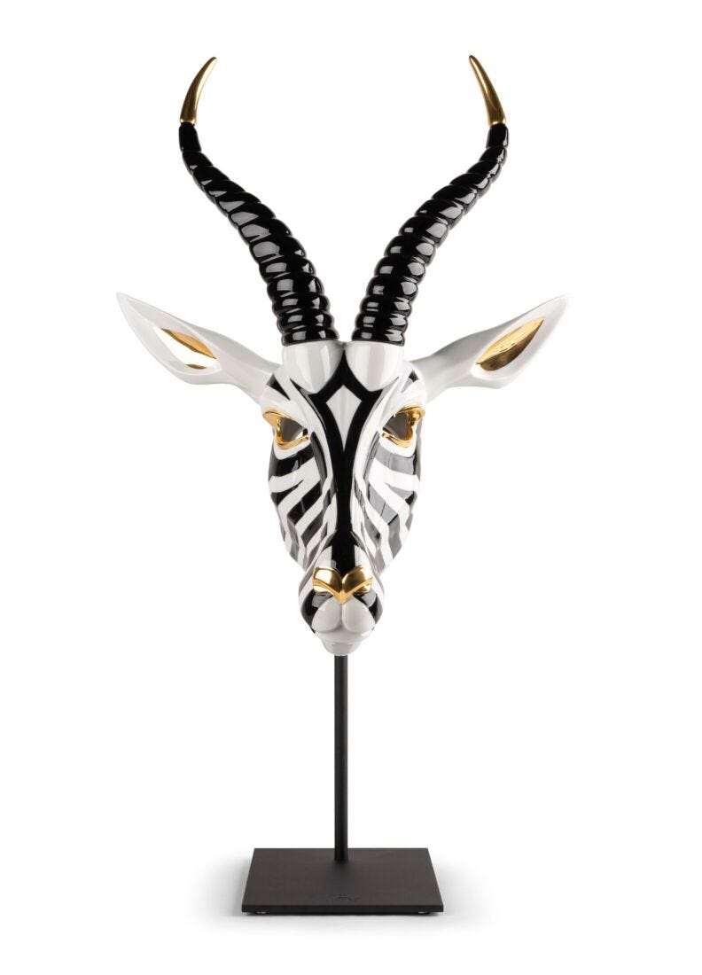 Antelope mask. Black and gold in Lladró