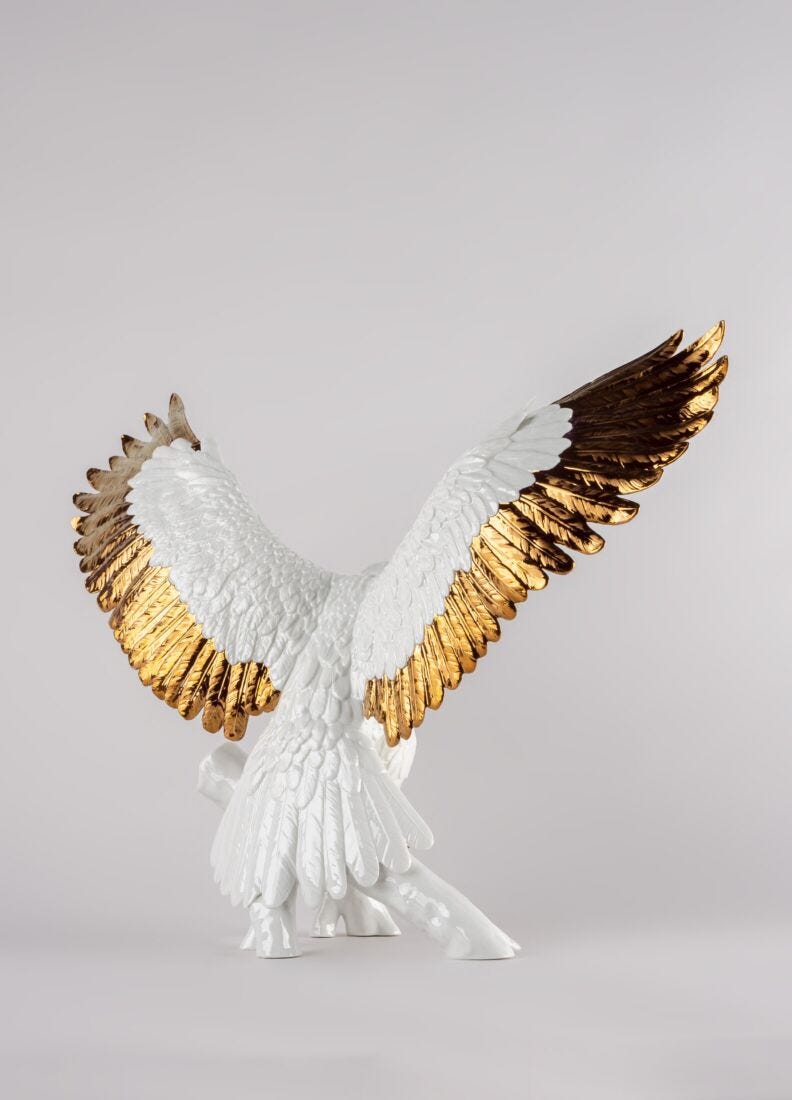 Freedom eagle Sculpture. White and copper in Lladró