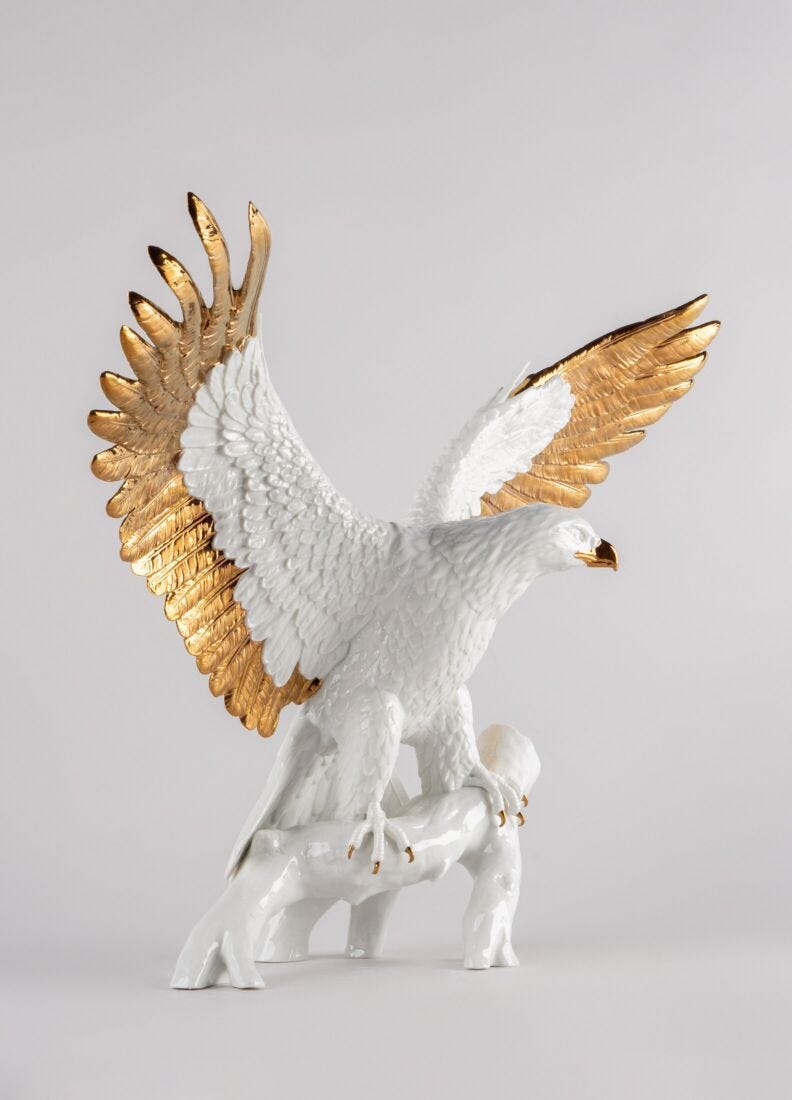 Freedom eagle Sculpture. White and copper in Lladró