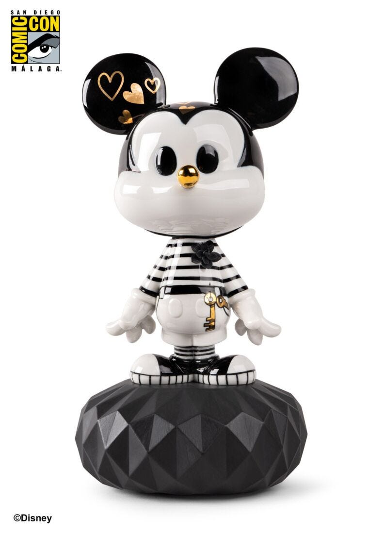 ミッキー　LLADRO Mickey Mouse Platinum Sculpture | Lladró® USA