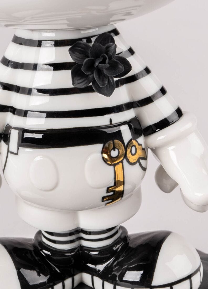 Mickey in black and white Sculpture | Lladró® USA
