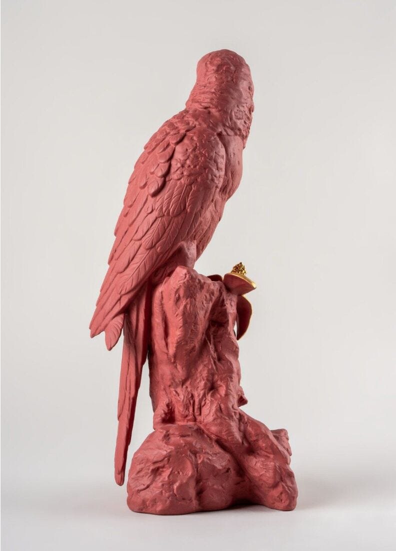 Escultura Guacamayo. Rojo y dorado. Serie Limitada en Lladró