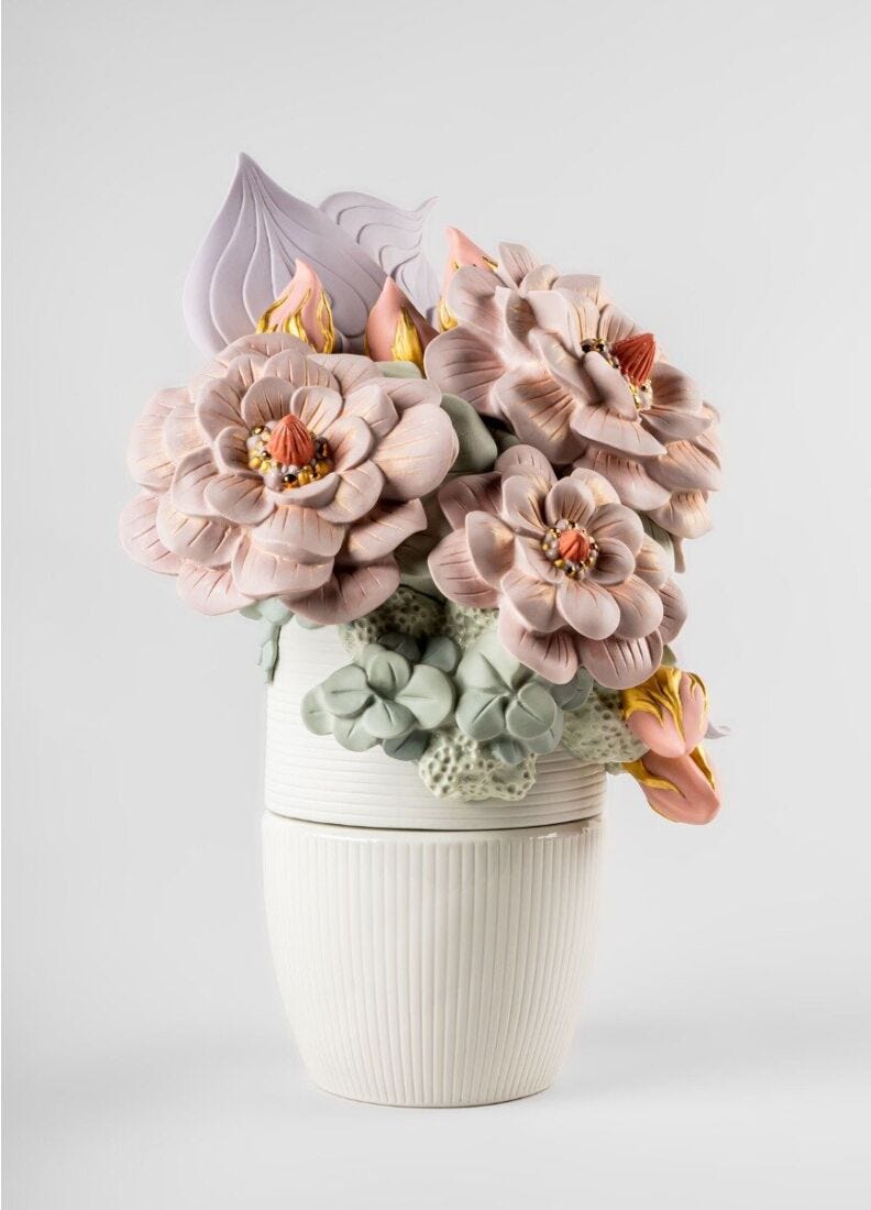 Vase with Flowers. Pink in Lladró