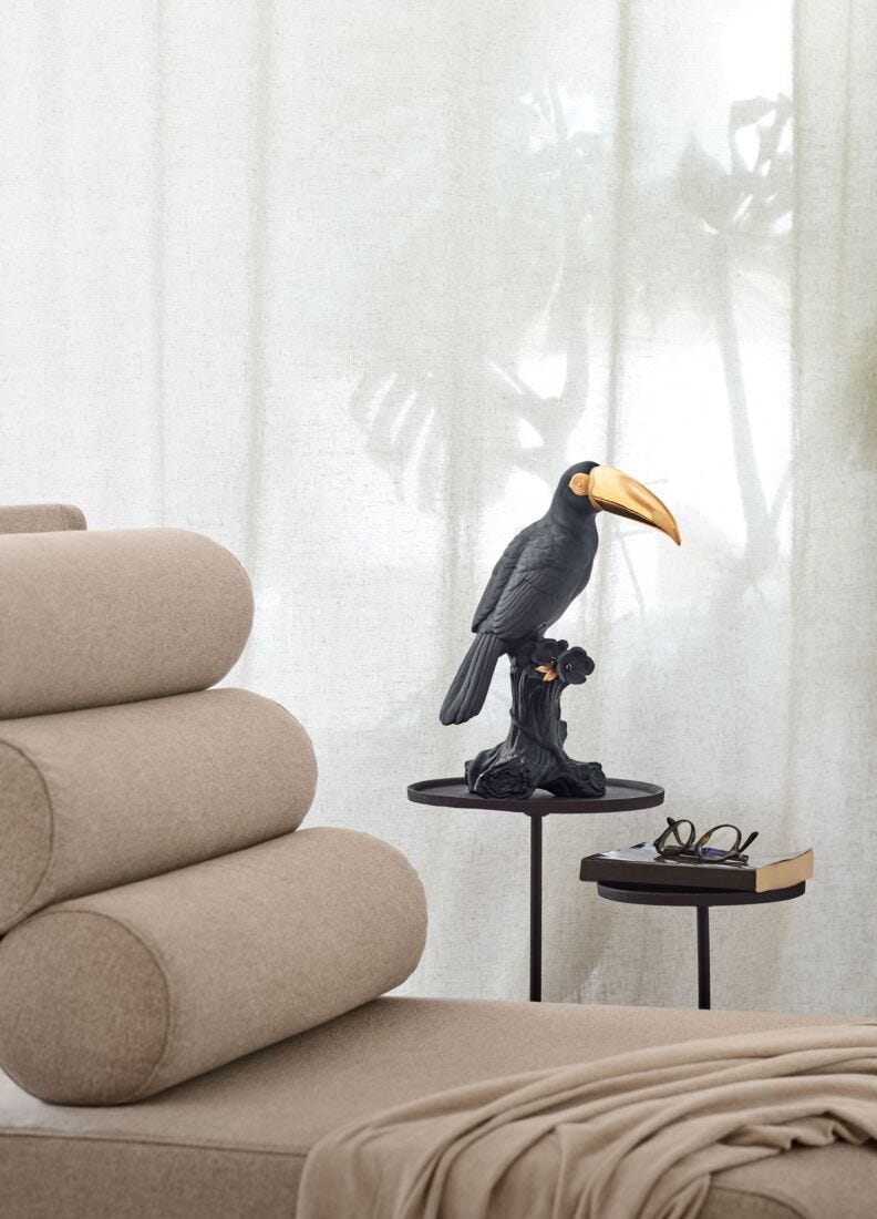 Toucan Sculpture. Black-gold. Limited Edition in Lladró