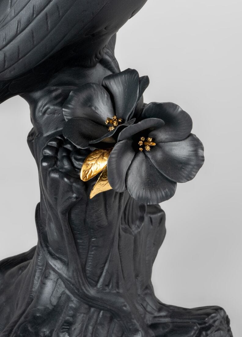 Escultura Tucán. Negro-dorado. Serie Limitada en Lladró
