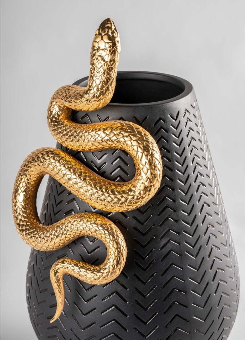 Snakes vase in Lladró