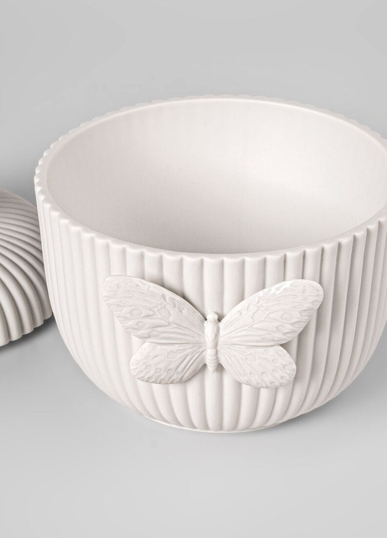 Lady Luck by Olga Hanono jewelry box, 3 of 7